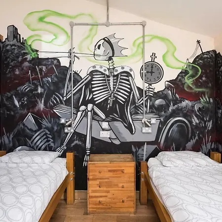 Hostel The Full Moon Backpackers