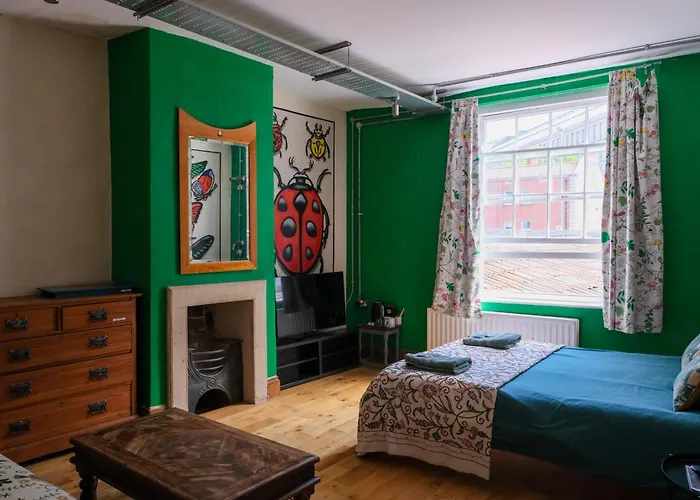 The Full Moon Backpackers