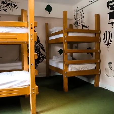 The Full Moon Backpackers *