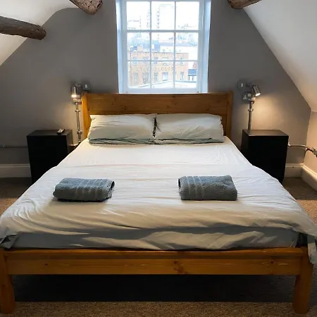 The Full Moon Backpackers