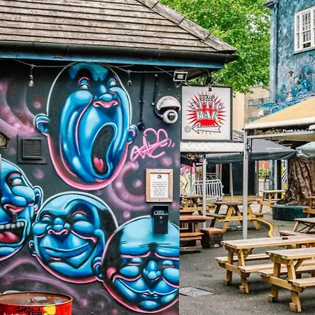 Hostel The Full Moon Backpackers