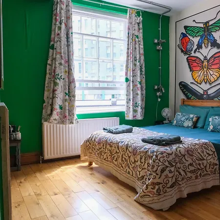 The Full Moon Backpackers *