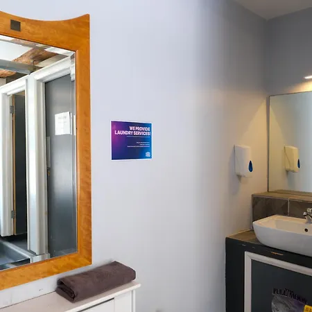 The Full Moon Backpackers ホステル *