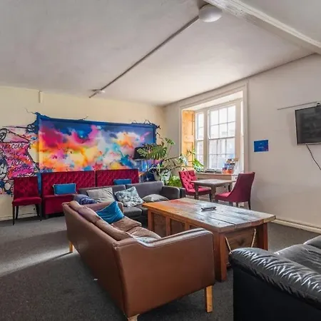 The Full Moon Backpackers *