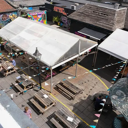 Hostel The Full Moon Backpackers *