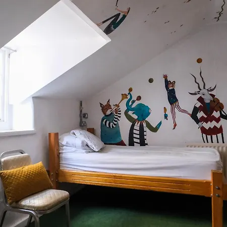 The Full Moon Backpackers Bristol