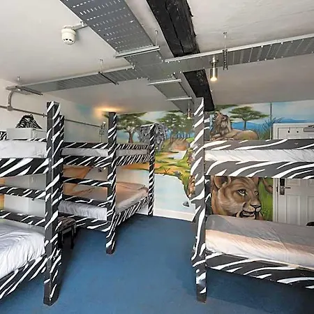 The Full Moon Backpackers Hostel