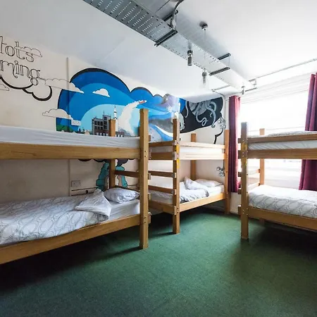 The Full Moon Backpackers *