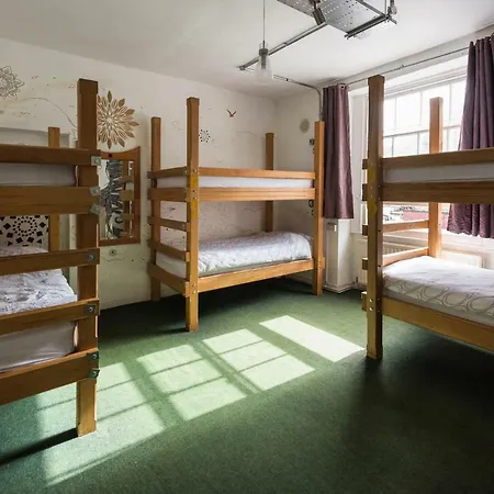 The Full Moon Backpackers * Bristol