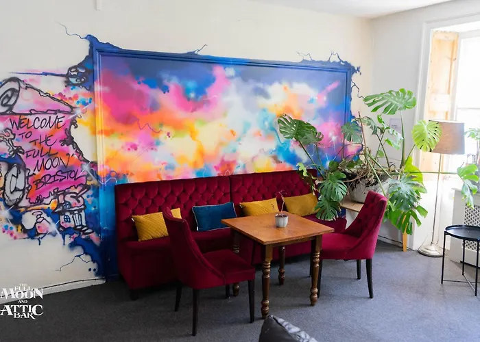 The Full Moon Backpackers Hostel *