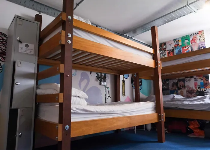 Хостел The Full Moon Backpackers Бристоль