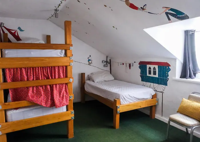 The Full Moon Backpackers * Bristol