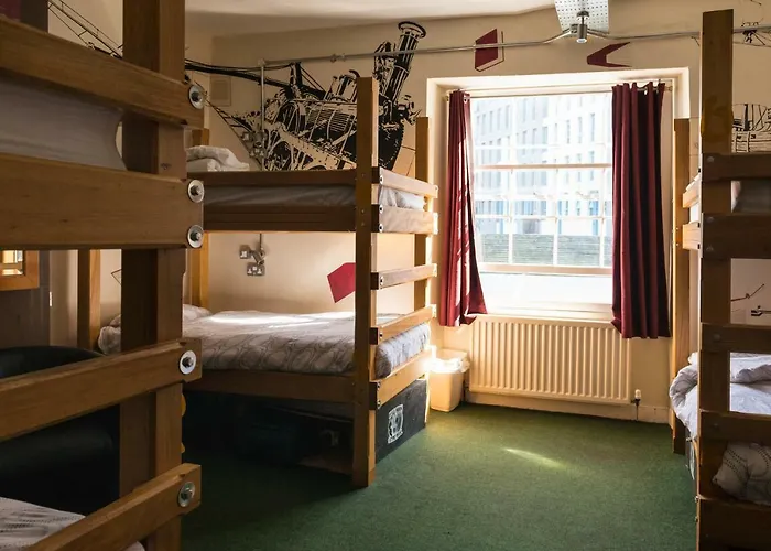 The Full Moon Backpackers Hostel *