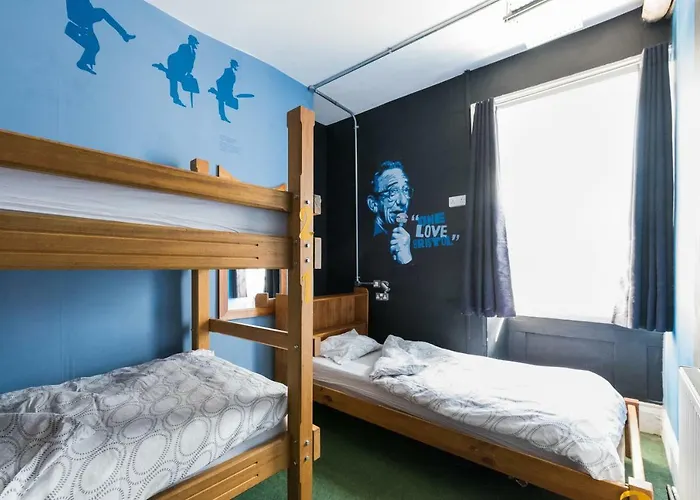 Hostel The Full Moon Backpackers *