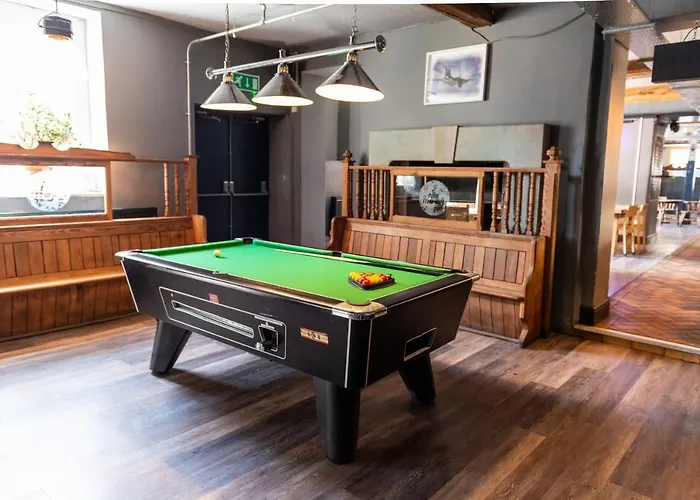 The Full Moon Backpackers * Бристоль