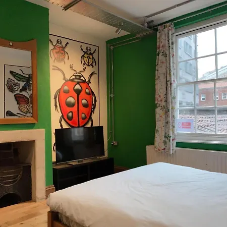 The Full Moon Backpackers Bristol