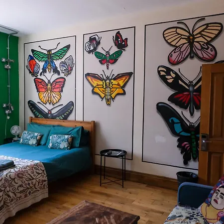 The Full Moon Backpackers Albergue