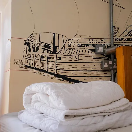 Хостел The Full Moon Backpackers Бристоль