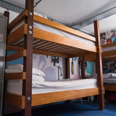 Хостел The Full Moon Backpackers Бристоль