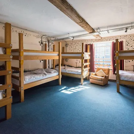 The Full Moon Backpackers *