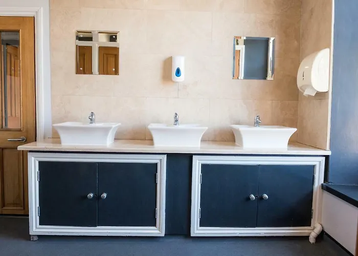 满月背包客旅馆 *